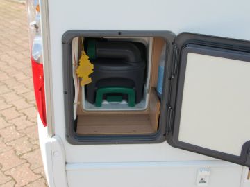 Bürstner BUT569 Nexxo T569 | Vast Bed | Kleine Camper| Elektrische Trap| Douche| Frans Bed
